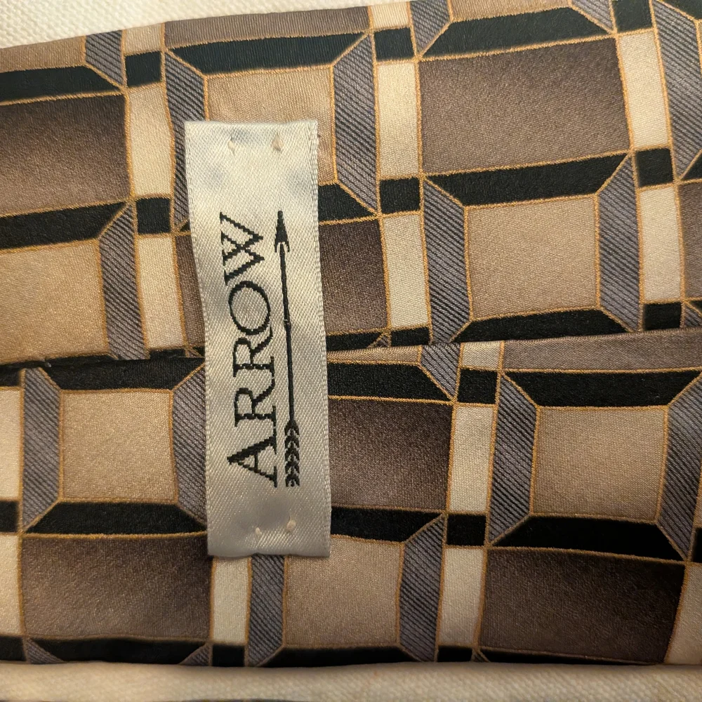 Arrow Geometric Patterned Tie 100% Silk